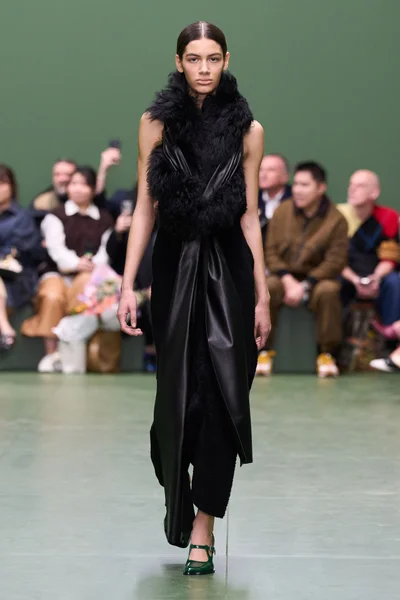 Look 17
